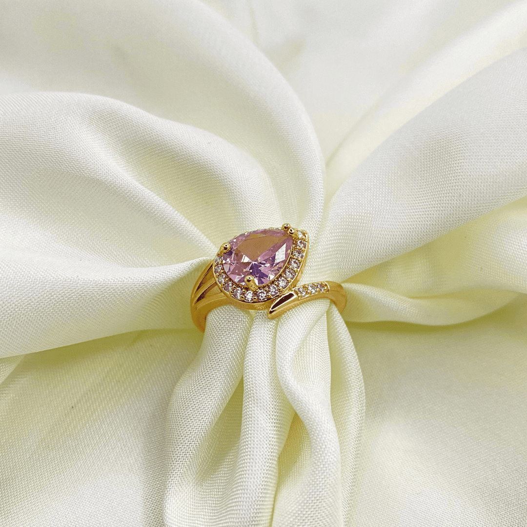 GOLDEN ABYSS STONE RING