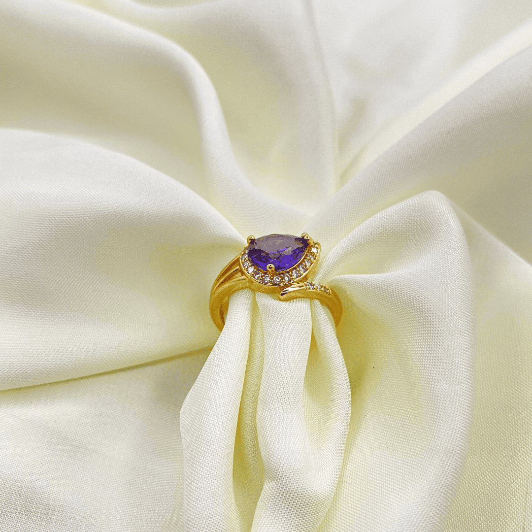 GOLDEN ABYSS STONE RING