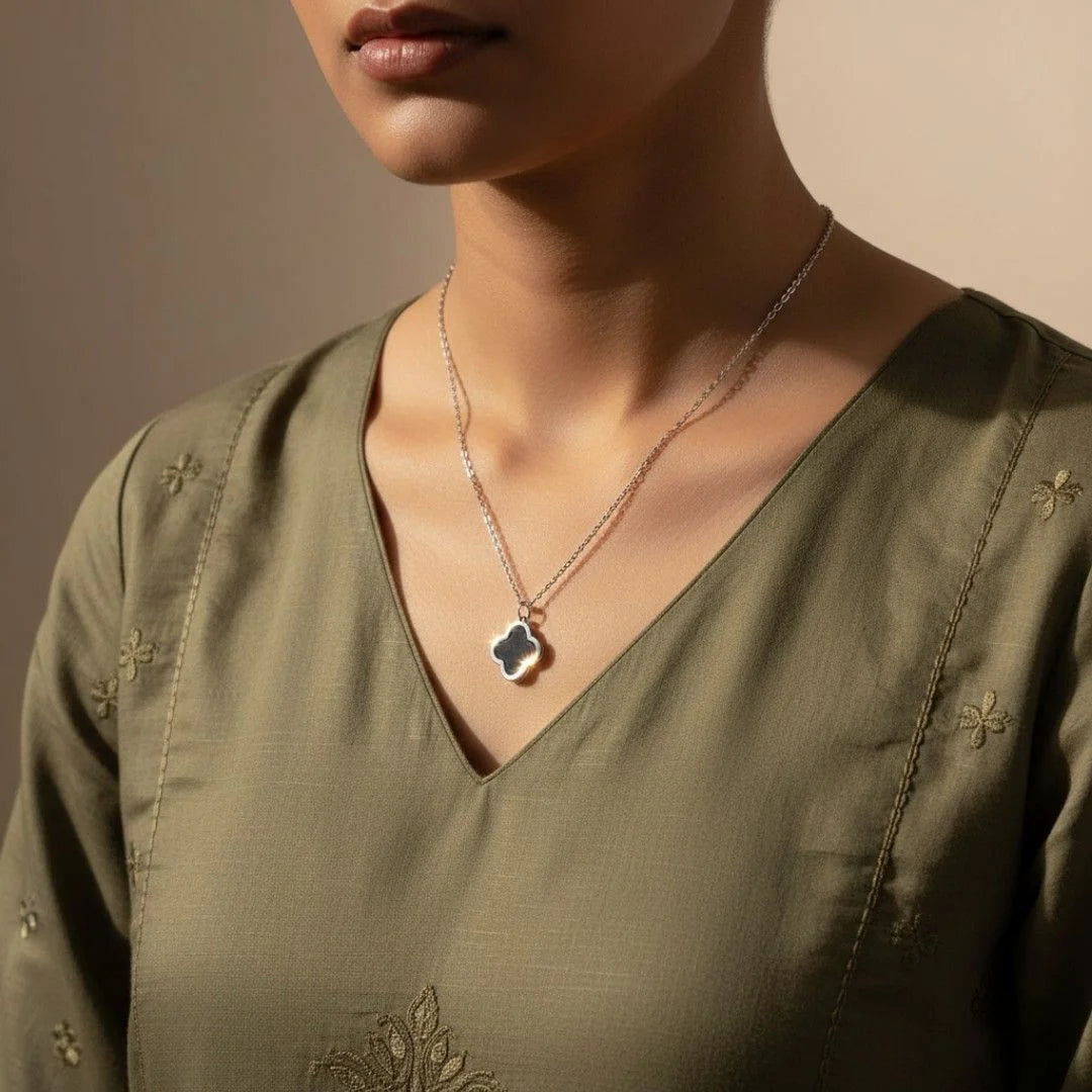 Luna Clover | Pendant