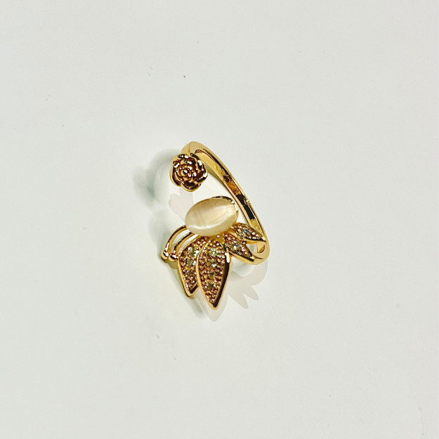 DIVINE BLOOM RING