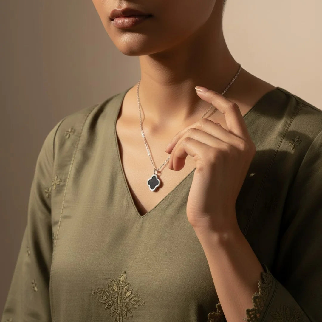 Luna Clover | Pendant