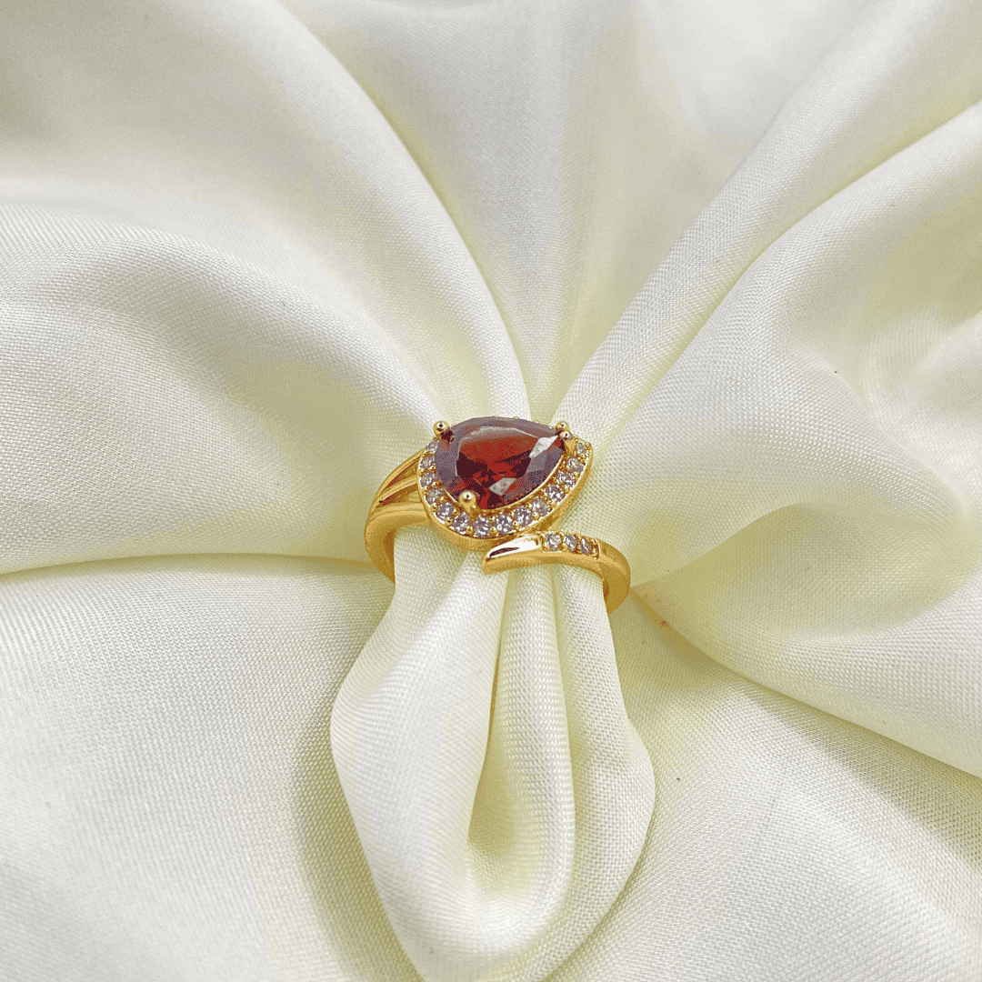 GOLDEN ABYSS STONE RING