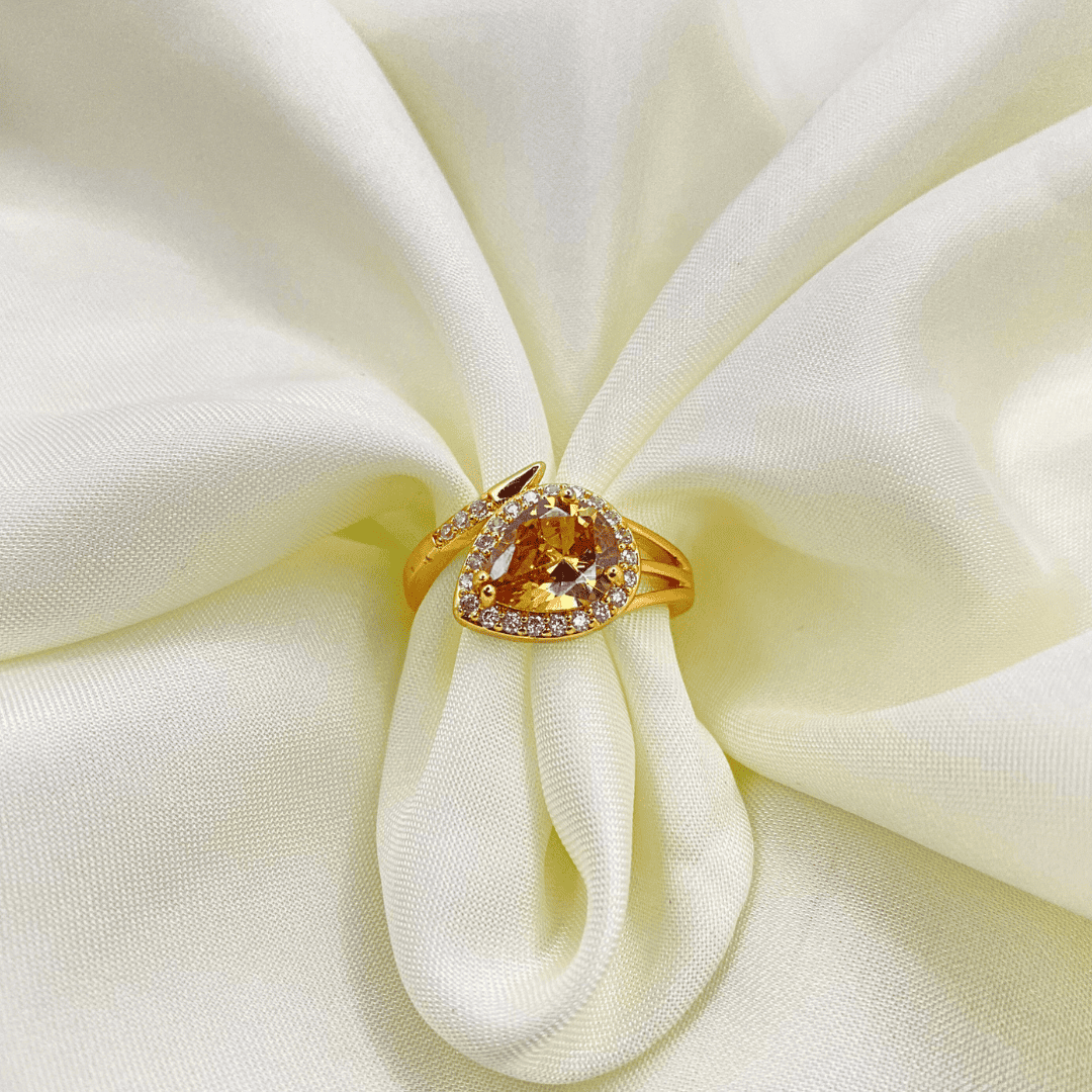 GOLDEN ABYSS STONE RING