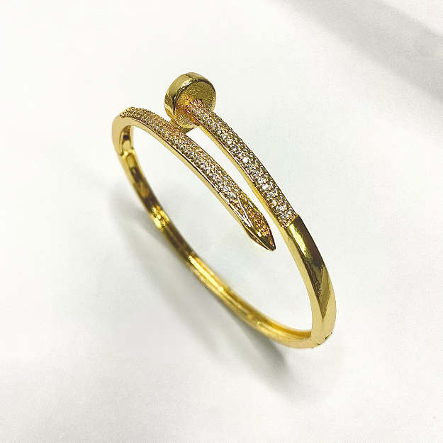 SONAVIRA GOLDEN BRACELET