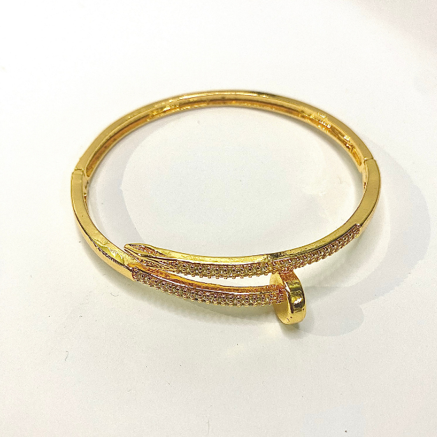 SONAVIRA GOLDEN BRACELET