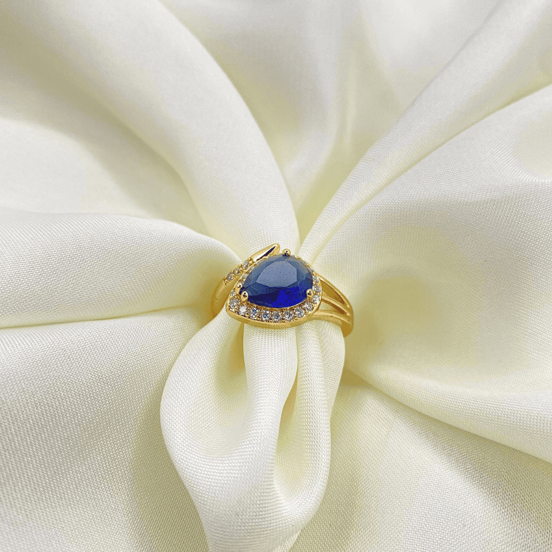 GOLDEN ABYSS STONE RING