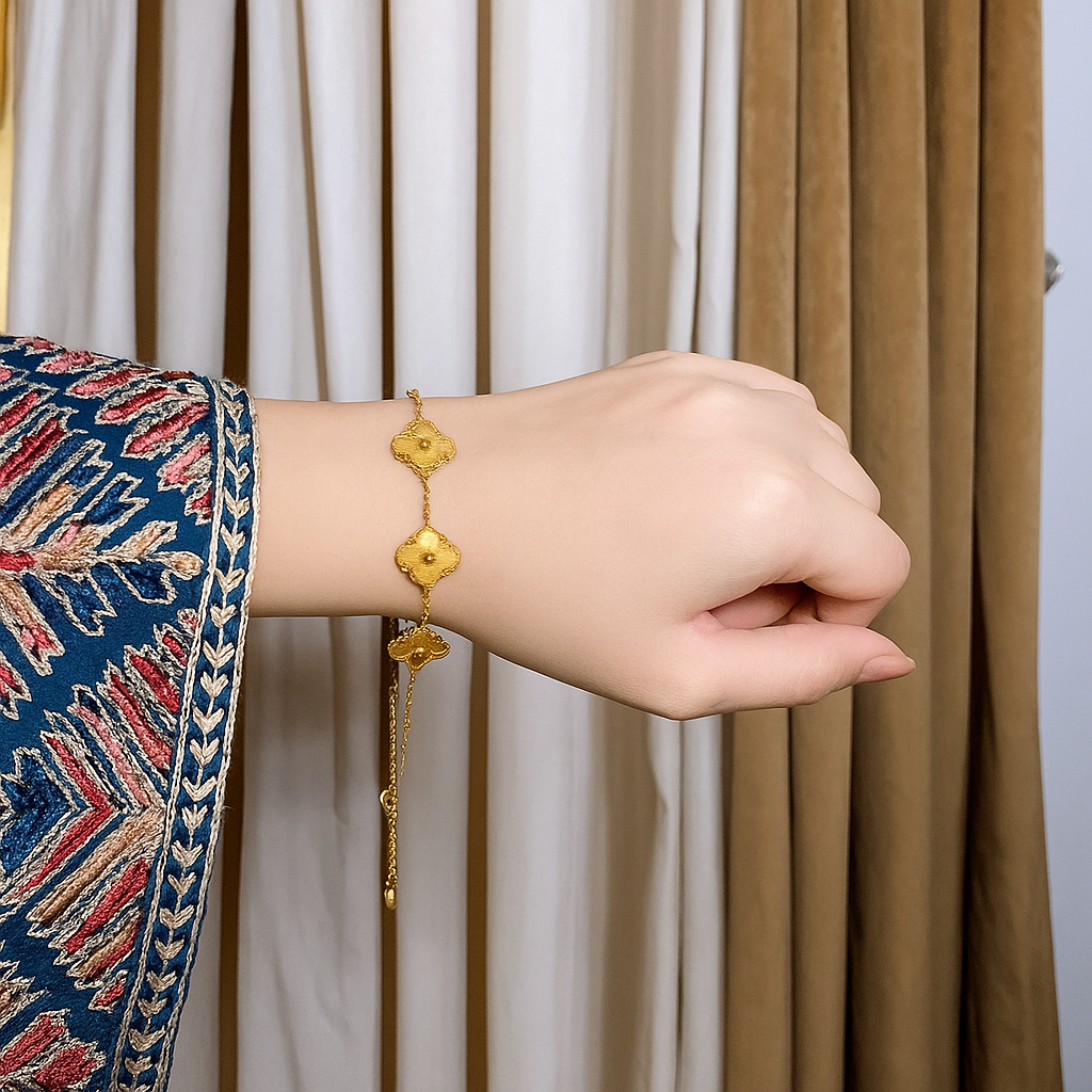 GOLDEN PETAL BRACELET