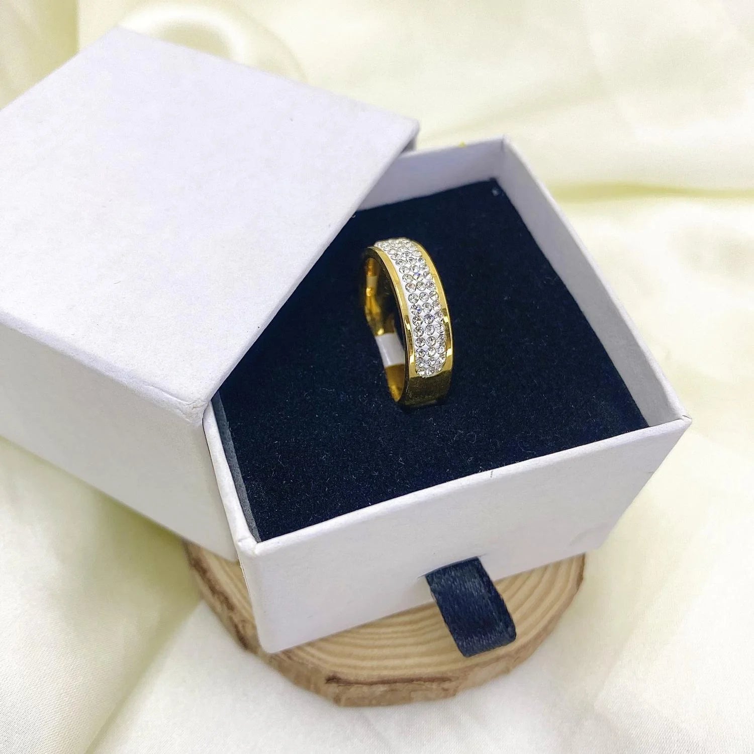 Diamond Horizon Ring