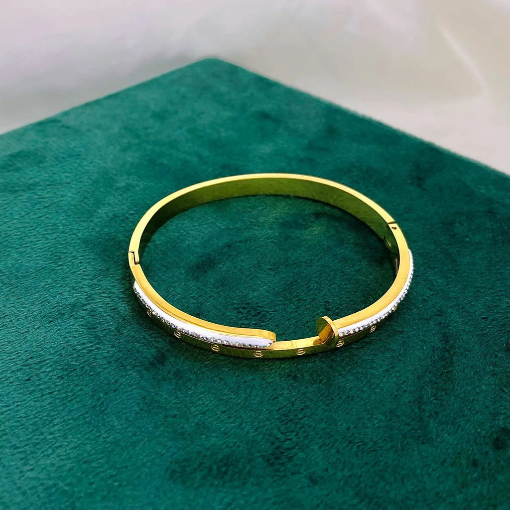 Golden Glamour | Handcuff