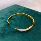 Golden Glamour | Handcuff