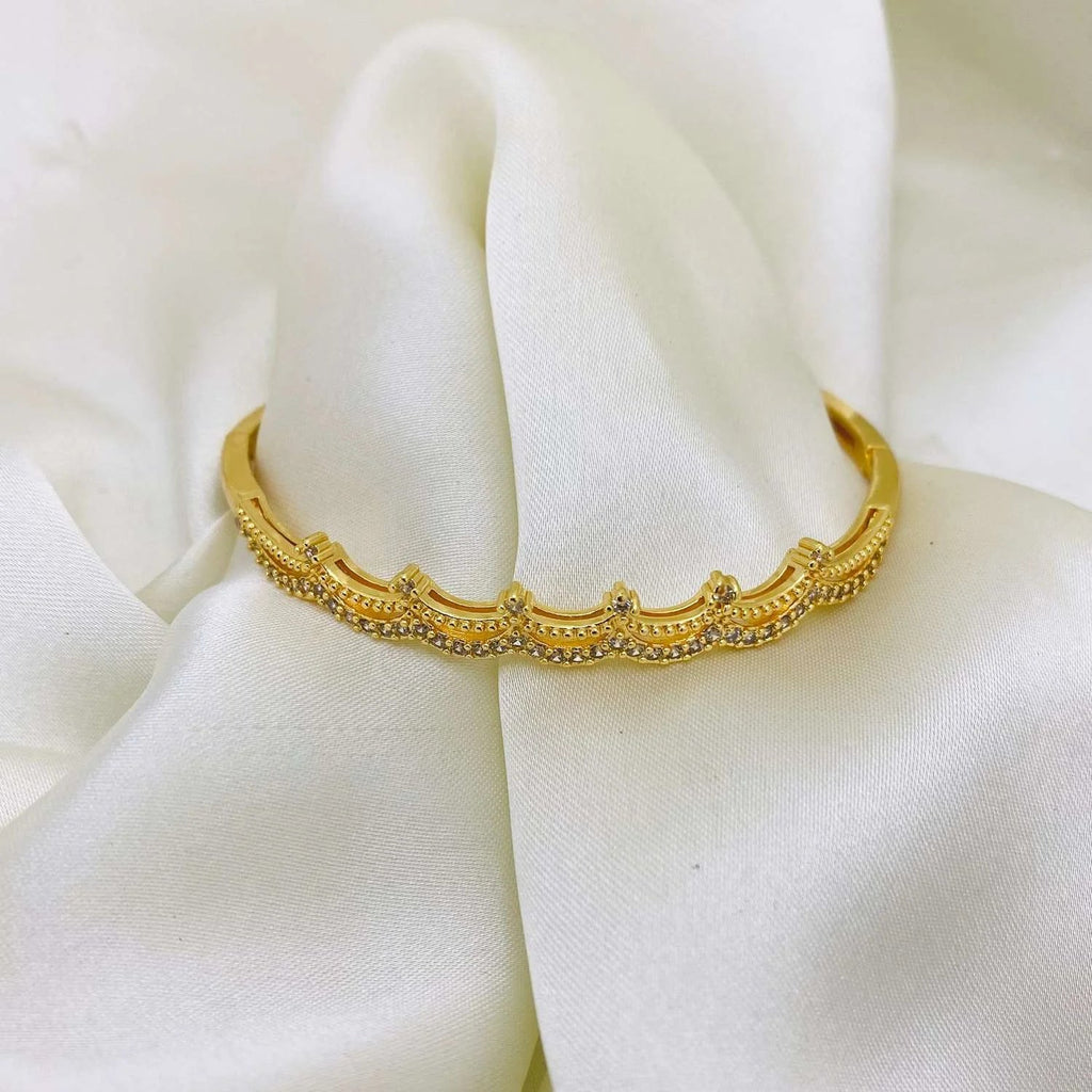 Crown Crest | Handcuff