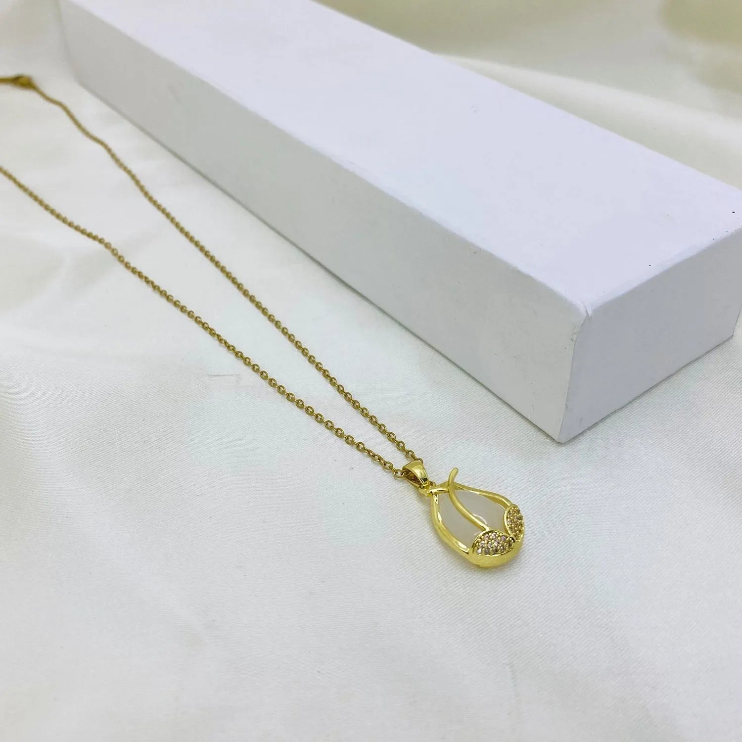 Golden Tulip | Pendant