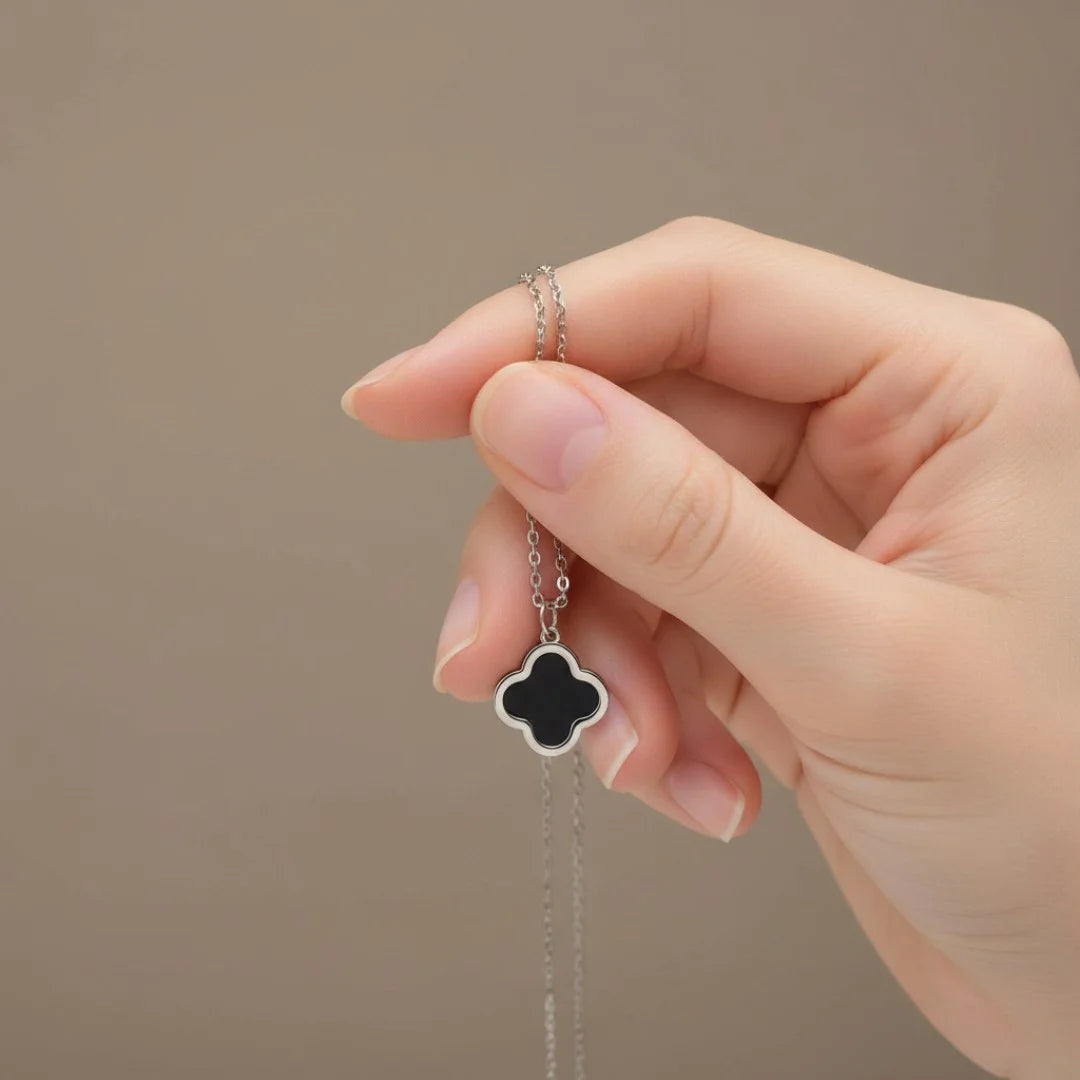 Luna Clover | Pendant