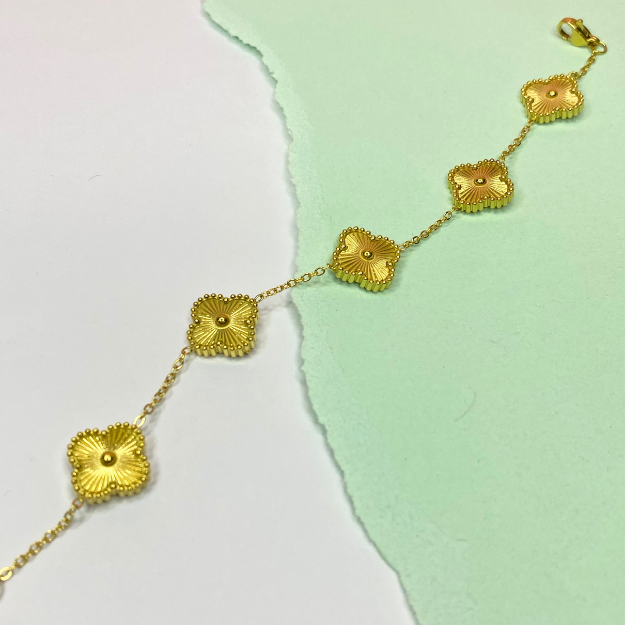 GOLDEN PETAL BRACELET